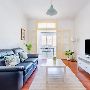 almirante-home-with-3-bedrooms-3-bathrooms.hotels-lisbon-portugal.com/