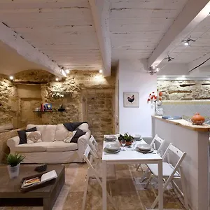 Le Petit Tresor Du Luberon , Ménerbes Frankrijk